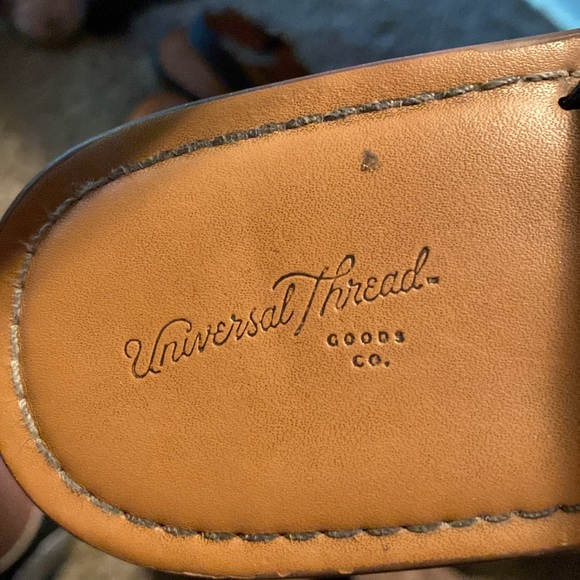 Universal Thread Sandals - Picture 4 of 4